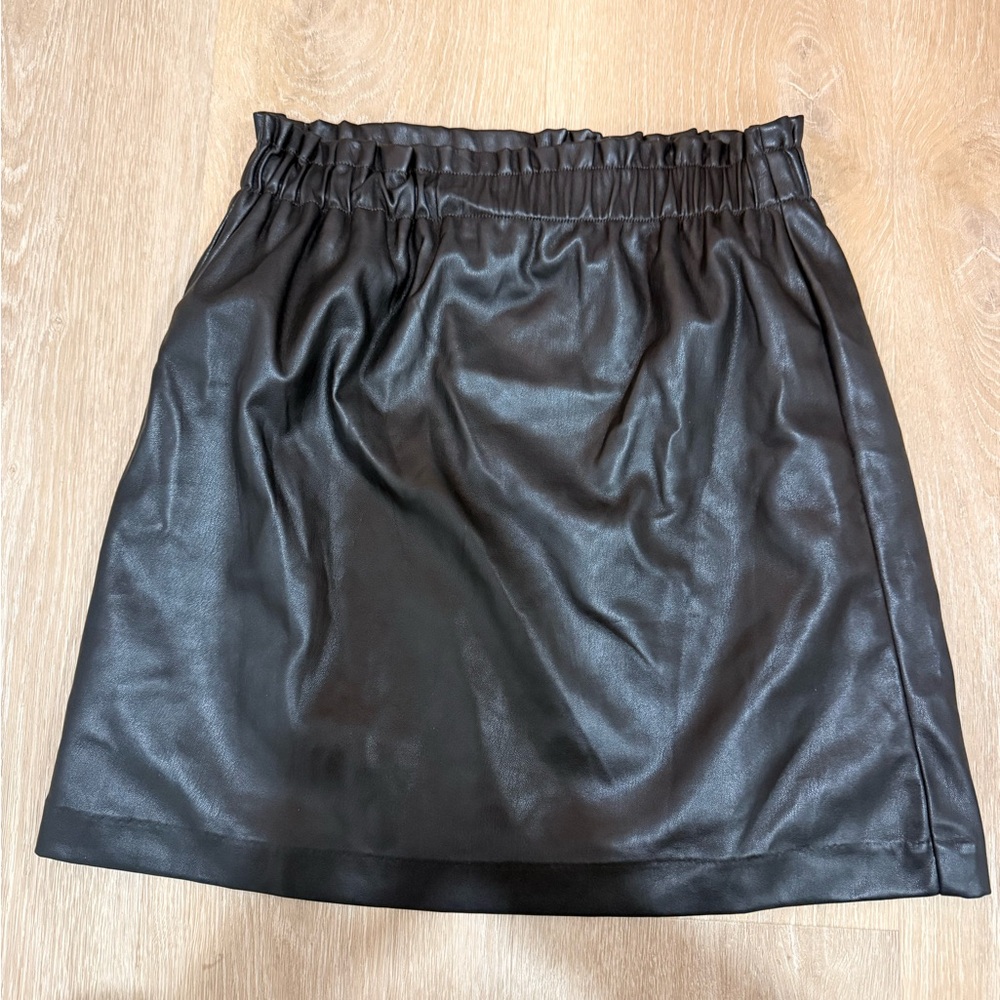 Loft Elegant Black mini Faux Leather Skirt